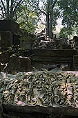 Angkor - Beng Mealea, carved lintel